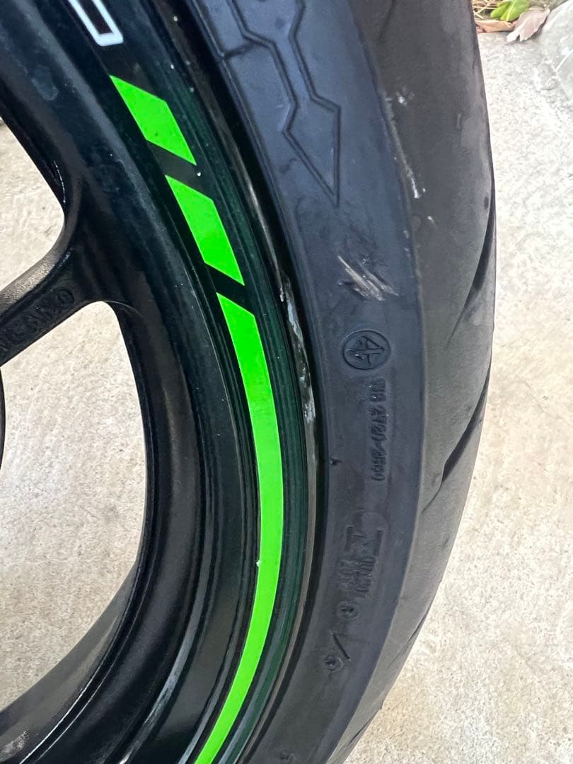 ハ*ト様 カワサキ zx-4rr フロント リヤ ホイール セット