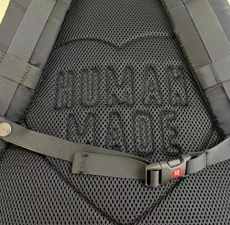 HUMAN MADE ブラック バックパック カラビナ付き