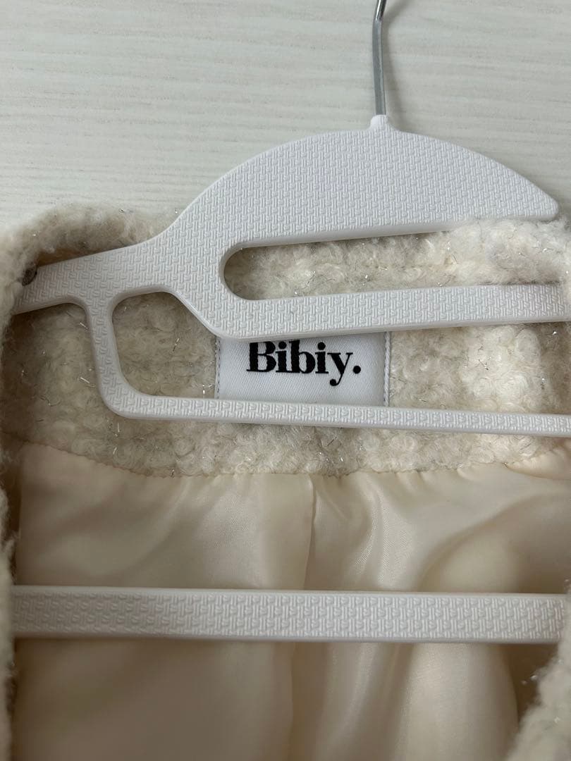 Bibiy. ★ MEGAN LAME JACKET