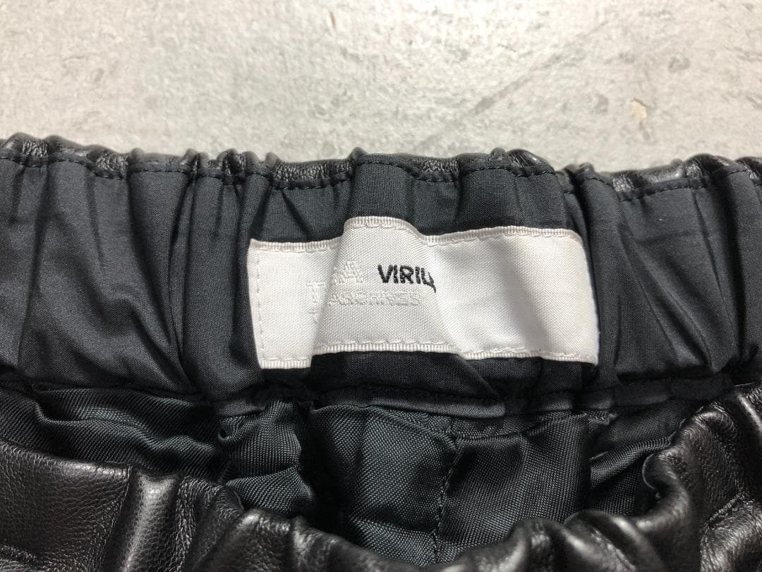 TOGA VIRILIS フェイクレザー パンツ 46 59-1-10