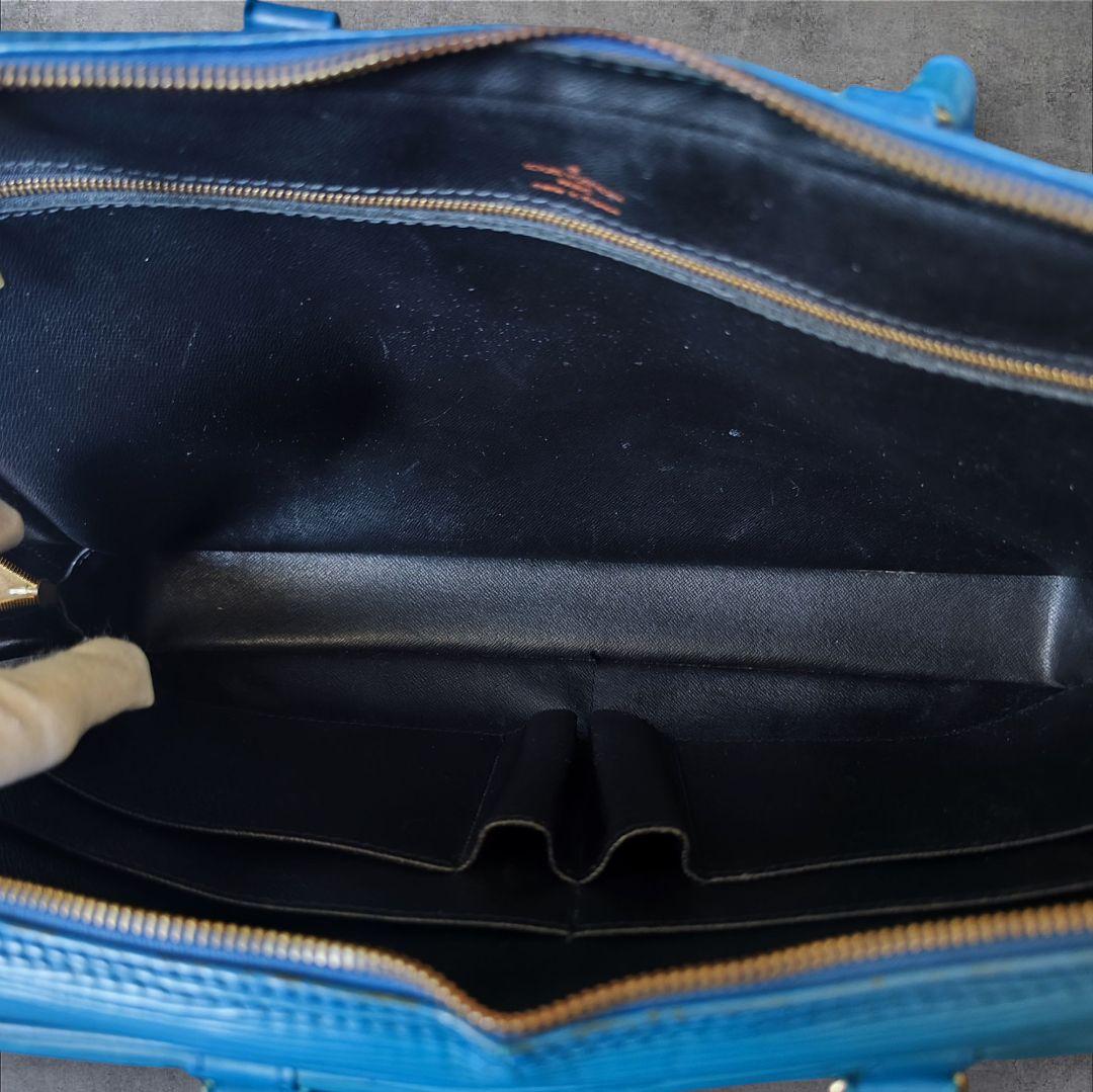LOUIS VUITTONエピ ヴォワヤージュビジネスバッグ トレドブルー正規品