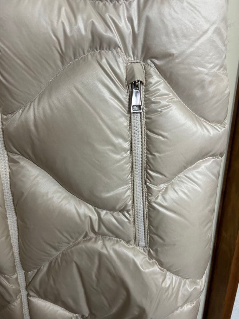 モンクレール　リバーシブルダウンベスト