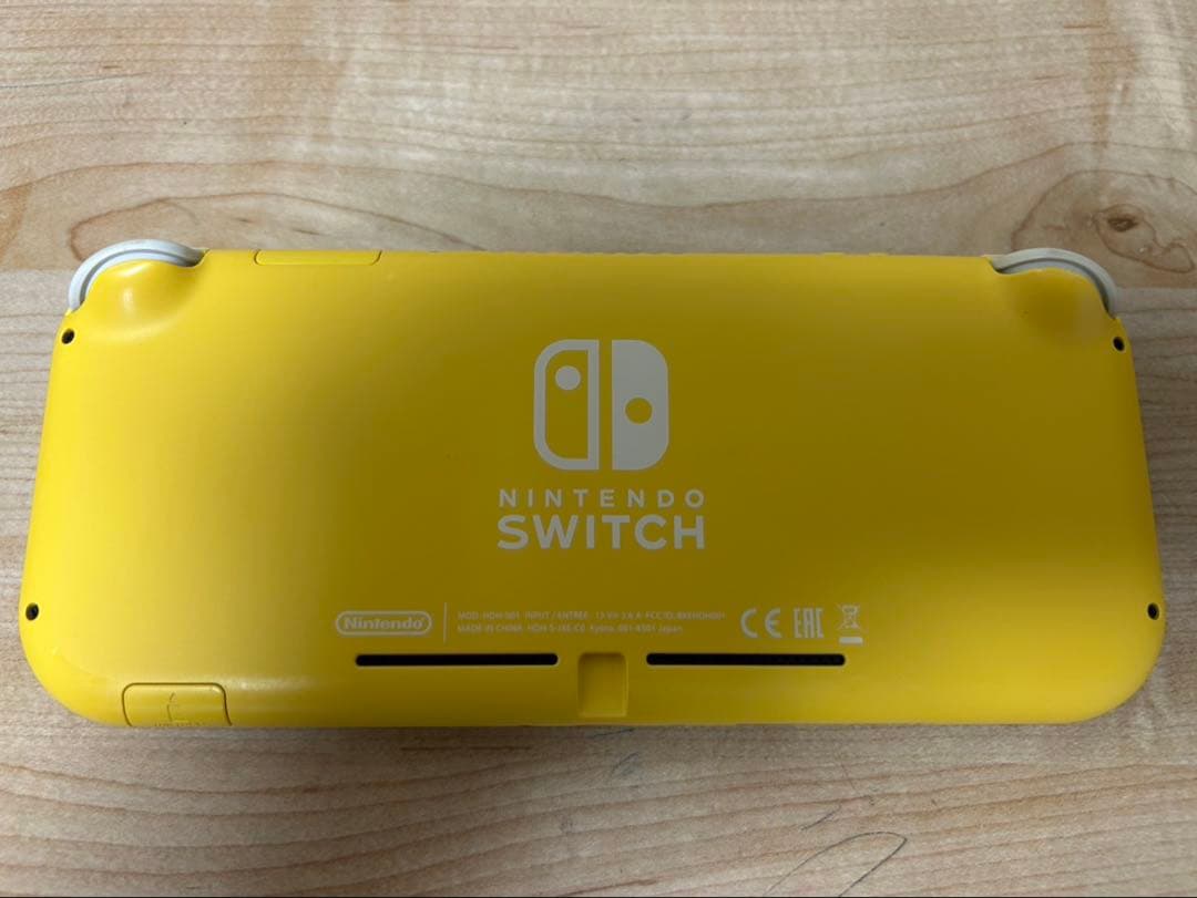 Nintendo Switchライトイエロー【箱無し】SDカード付き