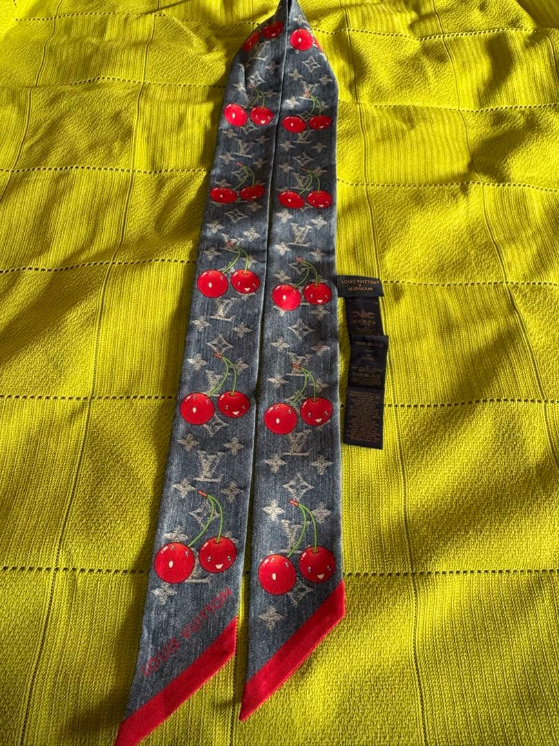 Louis Vuitton バンドーチェリー柄 スカーフ