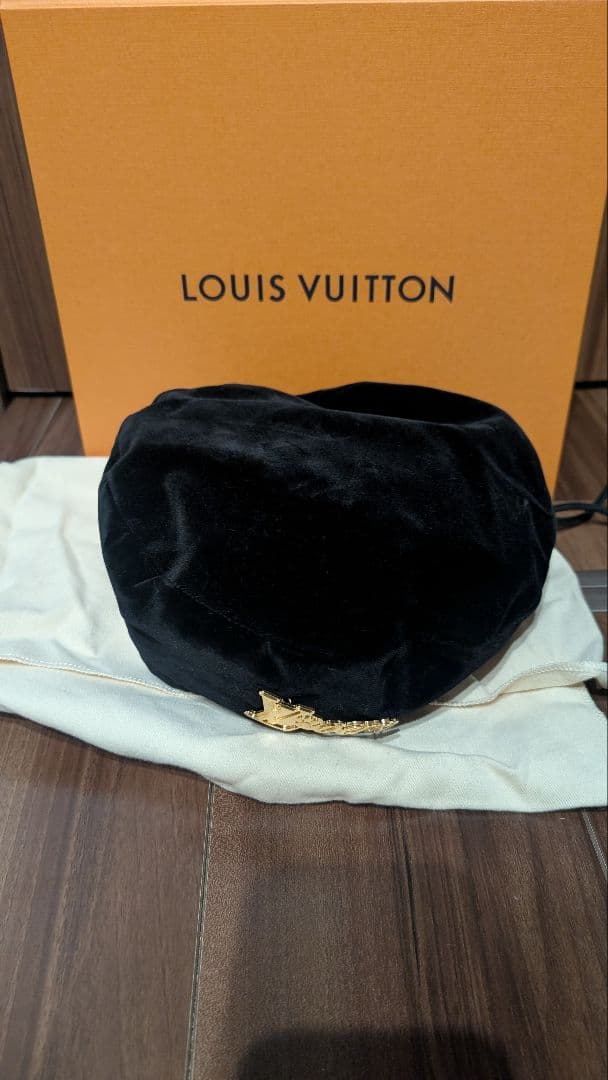 新品同様ルイヴィトン　ベレー帽 LVバーズ