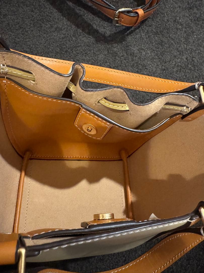 【美品】Tory Burch レザーショルダーバッグ(ハンドバッグ)