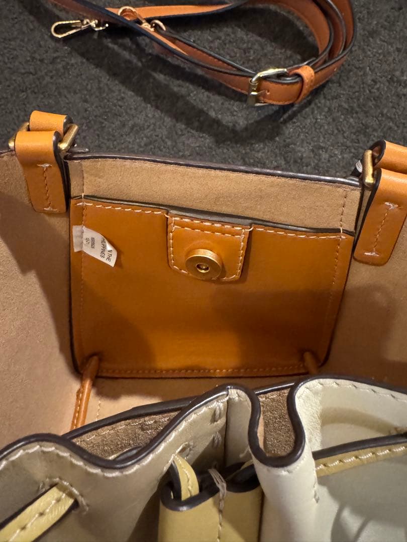 【美品】Tory Burch レザーショルダーバッグ(ハンドバッグ)