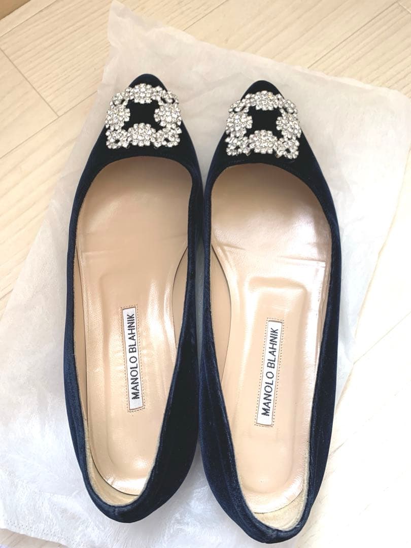 マノロブラニク　ハンギシ　フラットパンプス　39 25センチ