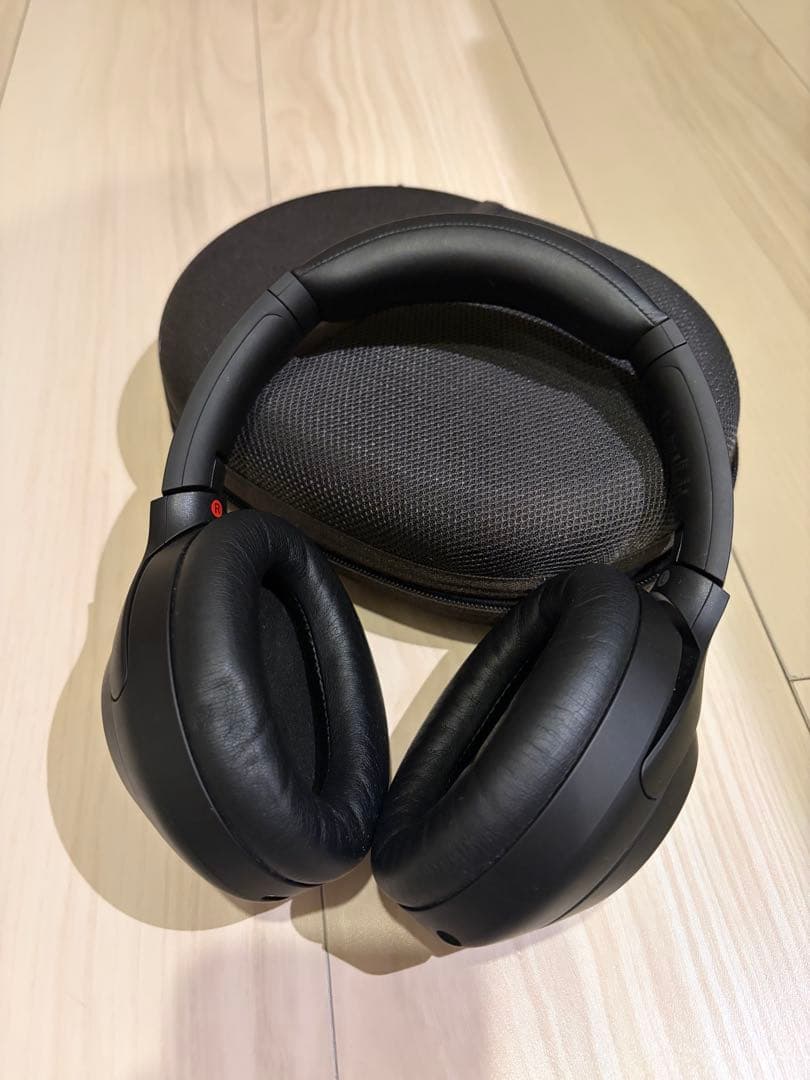 SONY WH-1000XM4 ワイヤレスヘッドホンブラック美品ケース付き