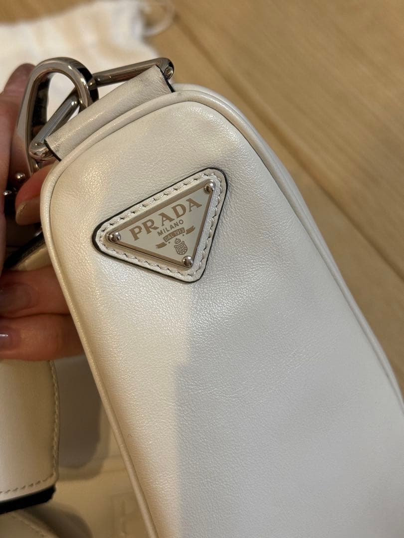 最終値下げ‼︎PRADA プラダ　トライアングルレザー ショルダーバッグ