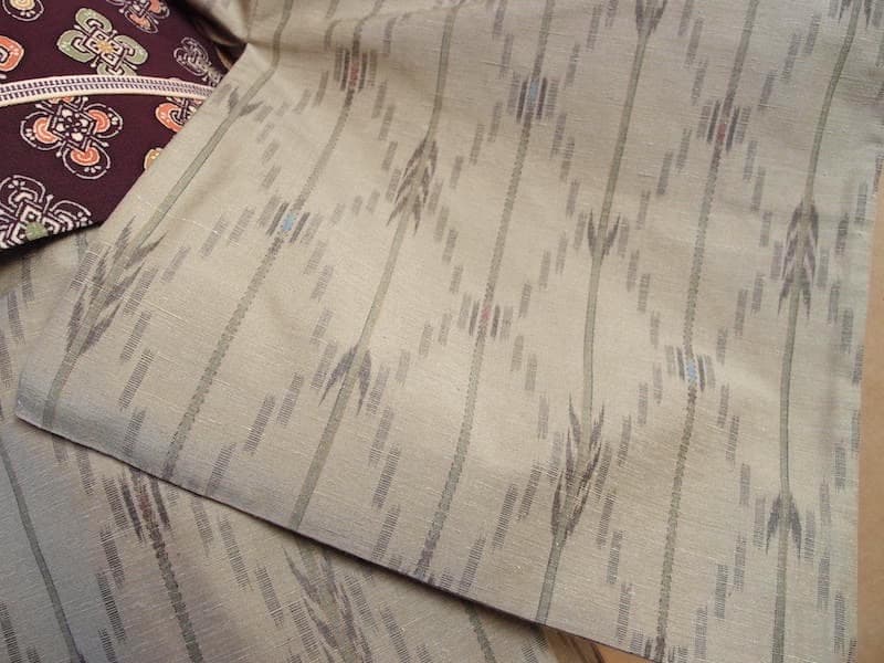 紬着物（絣文）裄68　正絹美品