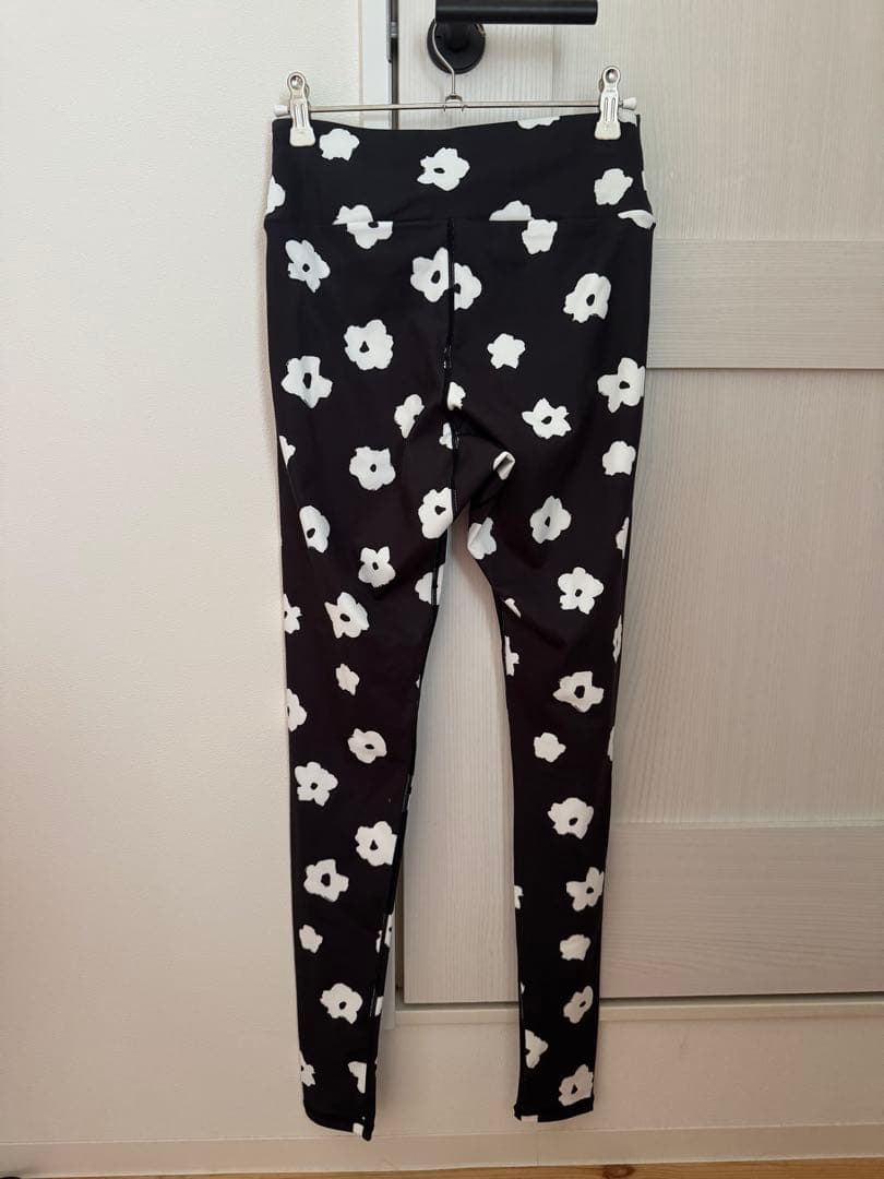 emmi 花柄 ハイウエストレギンス