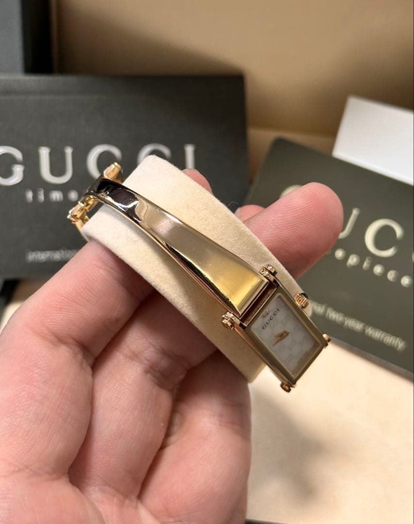 稼働品 グッチ 腕時計 バングルウォッチ1500L ゴールド 1Pダイヤ文字盤