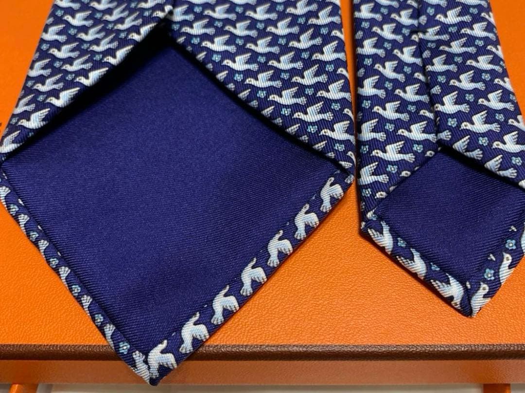 極美品　エルメス　HERMES　ネクタイ　バード柄　シルク　ネイビー