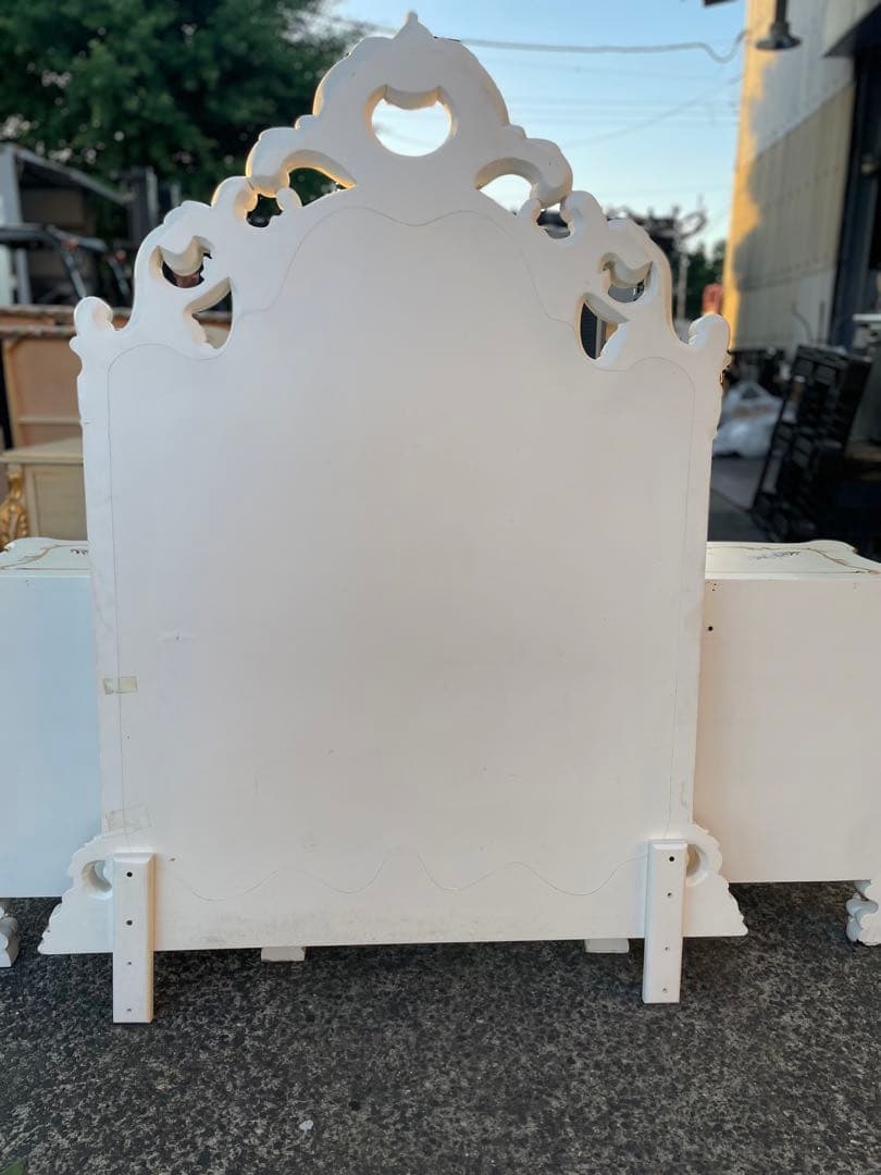 アンティーク調　デザインドレッサー　イスセット　西洋風　中古品