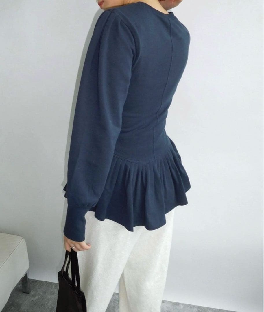 人気色　未開封試着無　angielala LULU ぺプラムスウェット　ネイビー