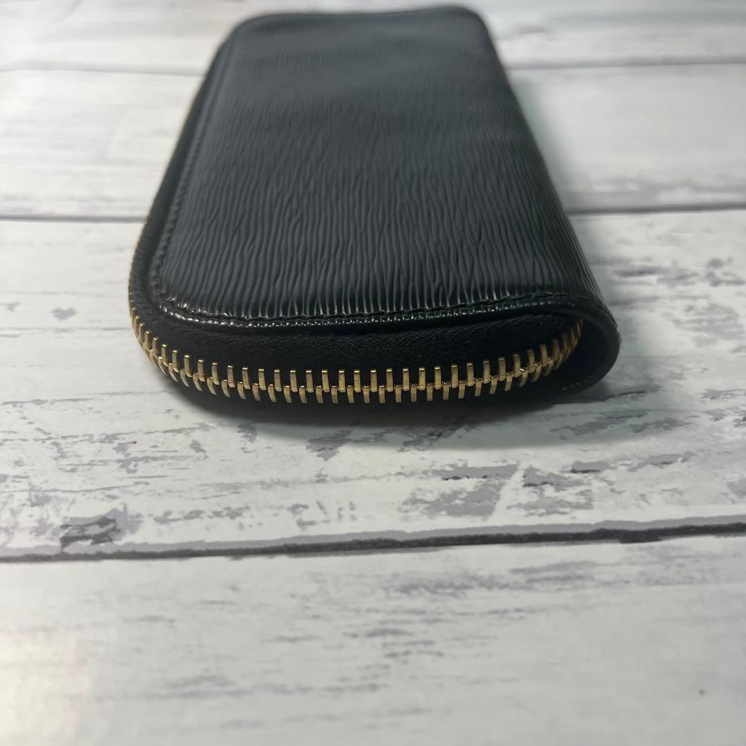 プラダ 6連キーケース エピ風 ブラック