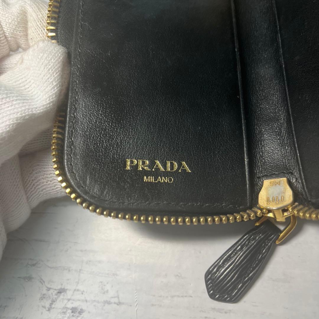 プラダ 6連キーケース エピ風 ブラック