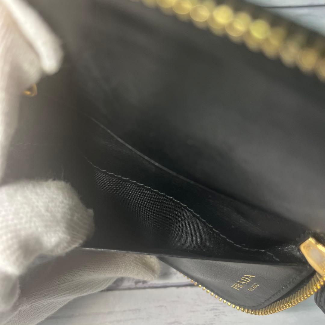 プラダ 6連キーケース エピ風 ブラック