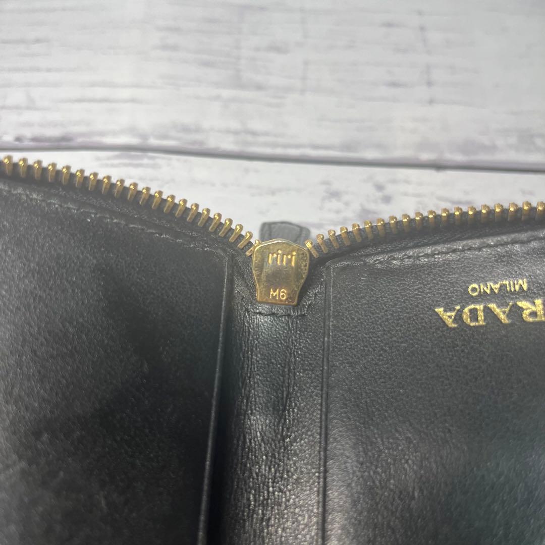 プラダ 6連キーケース エピ風 ブラック