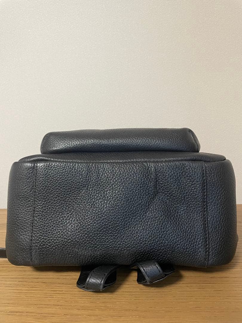 【三連休限定】HushTug 本革 リュック 黒 ゴールドジップ シボ革