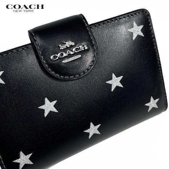 COACH コーチリファインドカーフレザー星柄ミディアム二つ折り財布