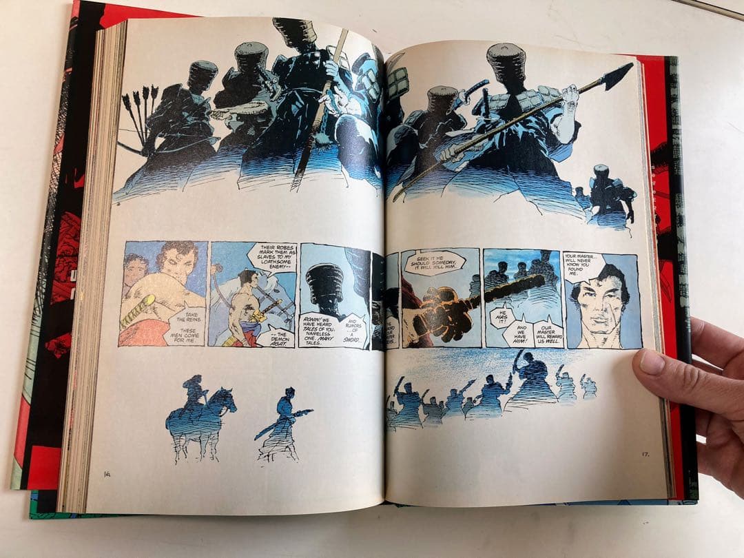 RONIN: The Deluxe Edition 英語です。　ハードカバー