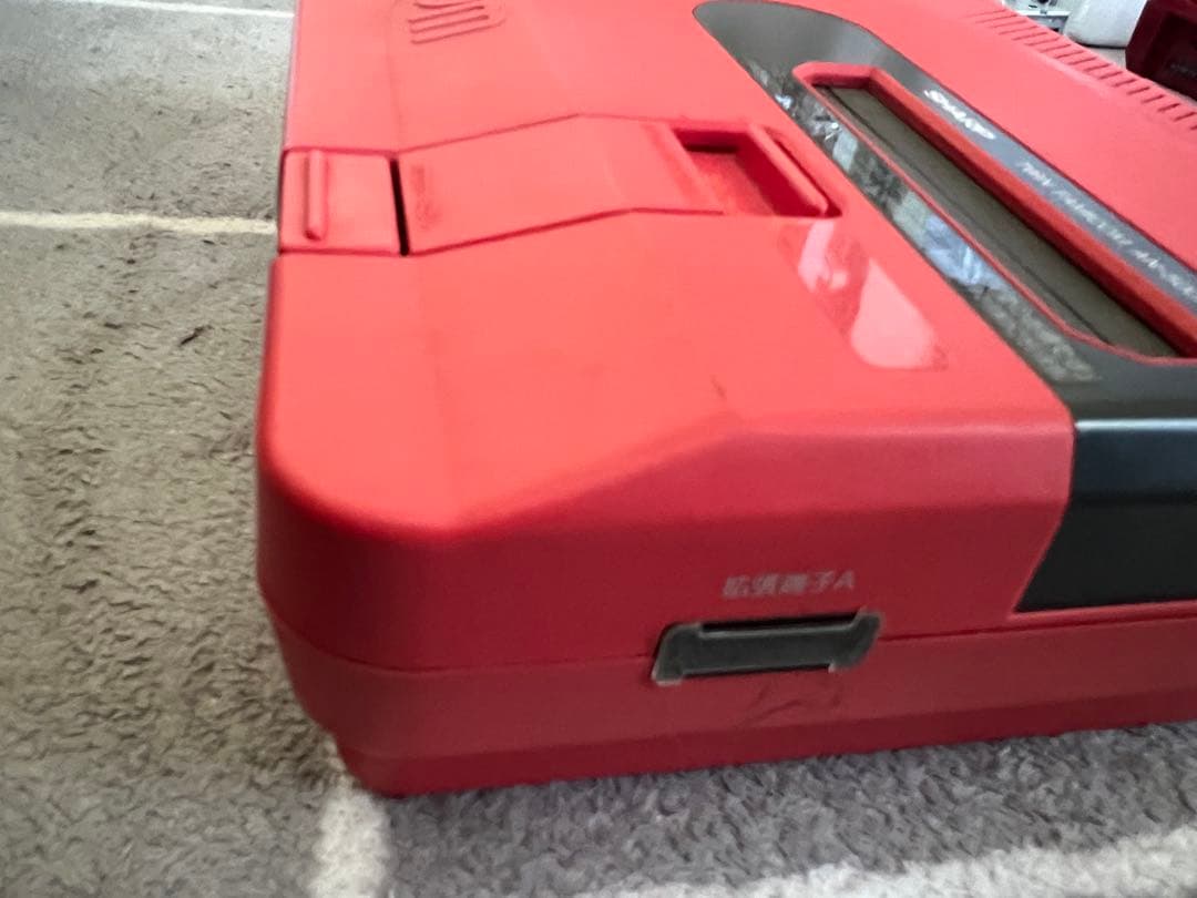 ツインファミコン動作品　レッド