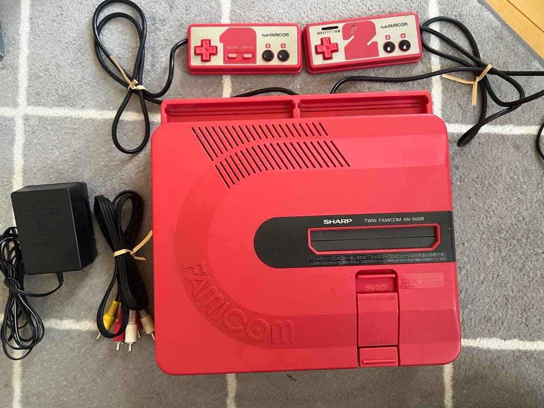 ツインファミコン動作品　レッド