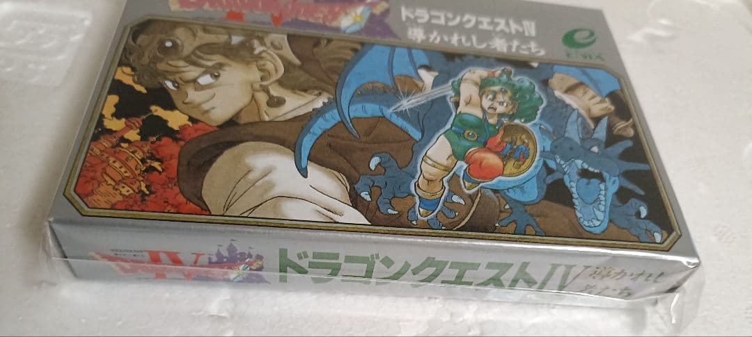 新品未開封　極美品　ドラゴンクエスト４　ファミコン