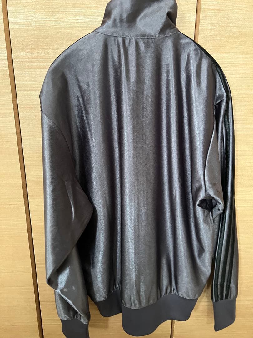 adidasOriginalsファイヤーバード メタリックトラックトップ