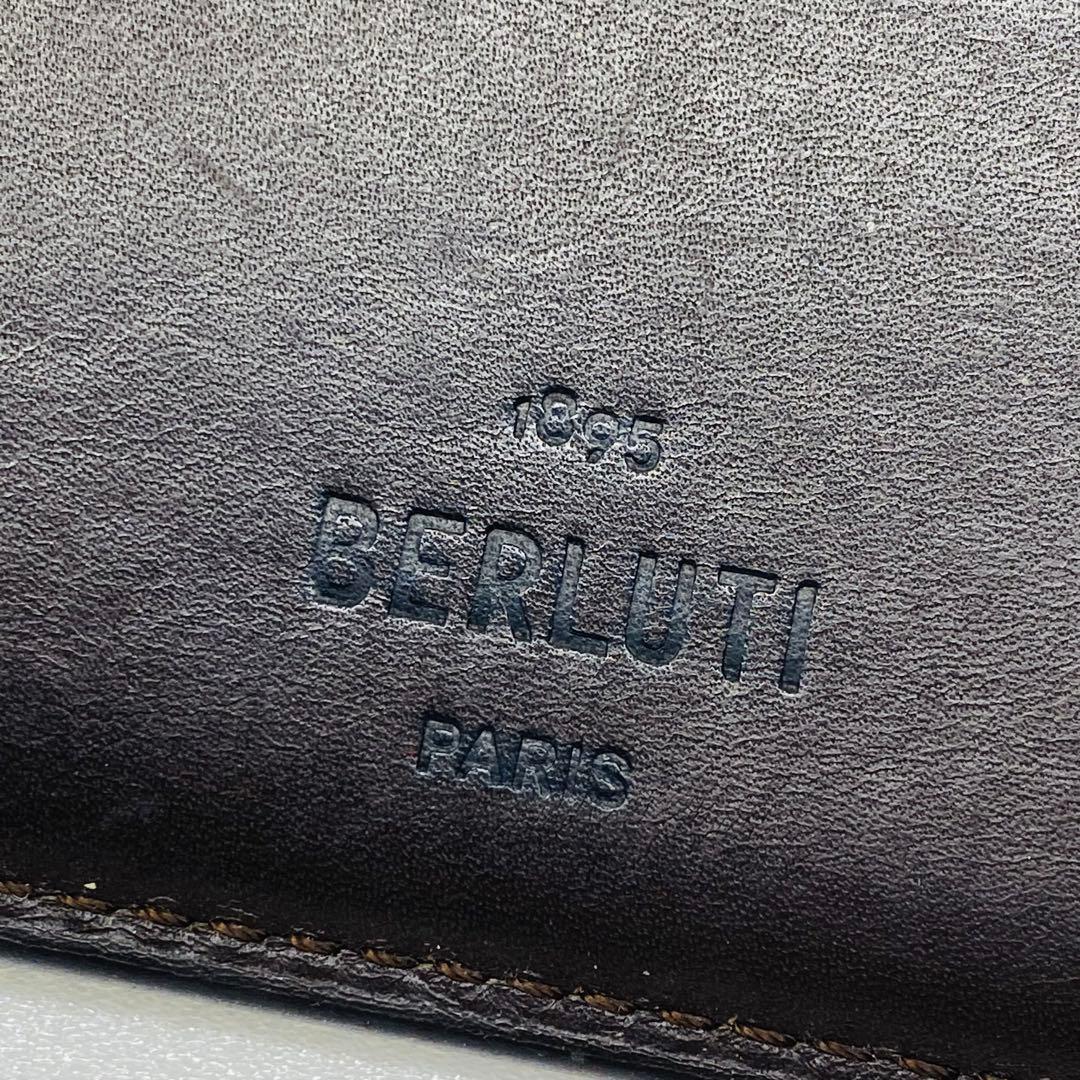 ベルルッティ　レザー/カリグラフィ/二つ折り財布/札入れ/ブラウン/ウォレット