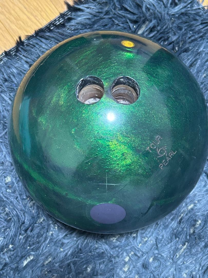 IQツアーエメラルドボウリングボール