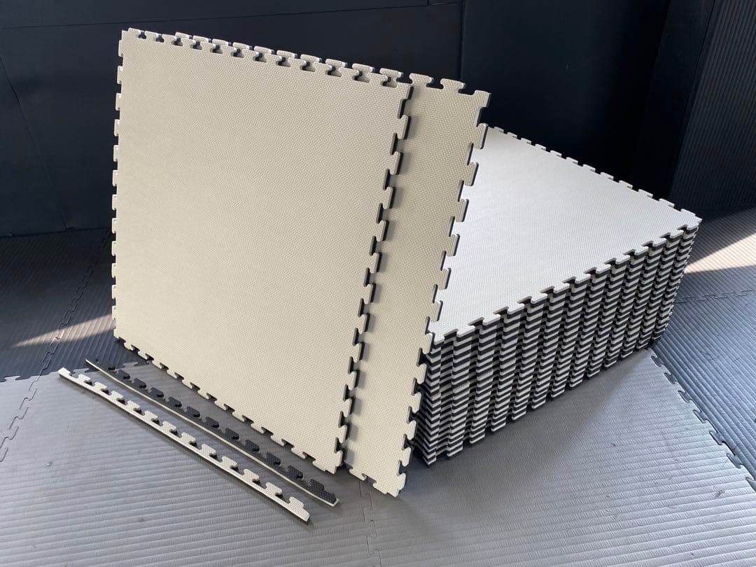 【格安】ジョイントマット　大判　白黒　10枚　空手　防音　トレーニング　衝撃吸収