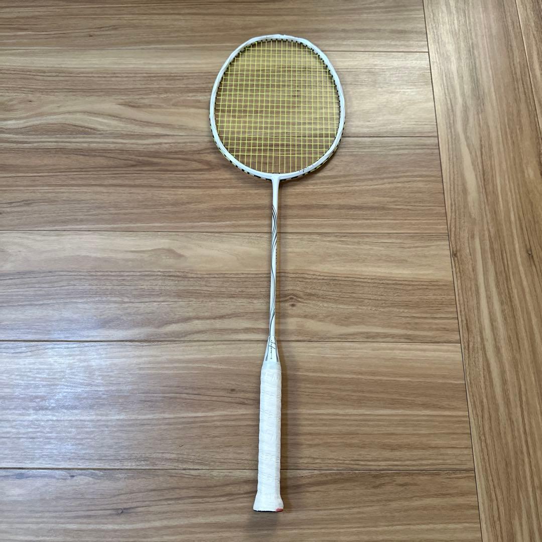 バドミントンラケット インフェルノライト