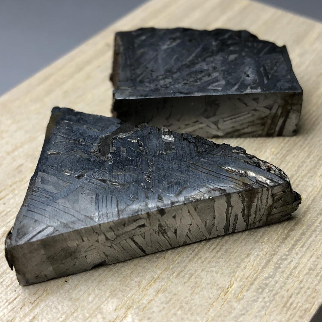 N*I様 アルタイ隕石 鉄隕石　外皮付き隕石　原石　2点纏め　重さ約87ｇ