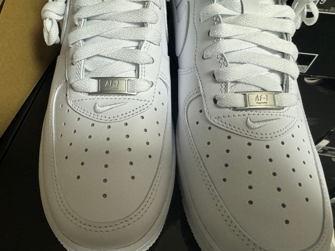 Nike Air Force 1 Supreme ホワイト 新品-24.５