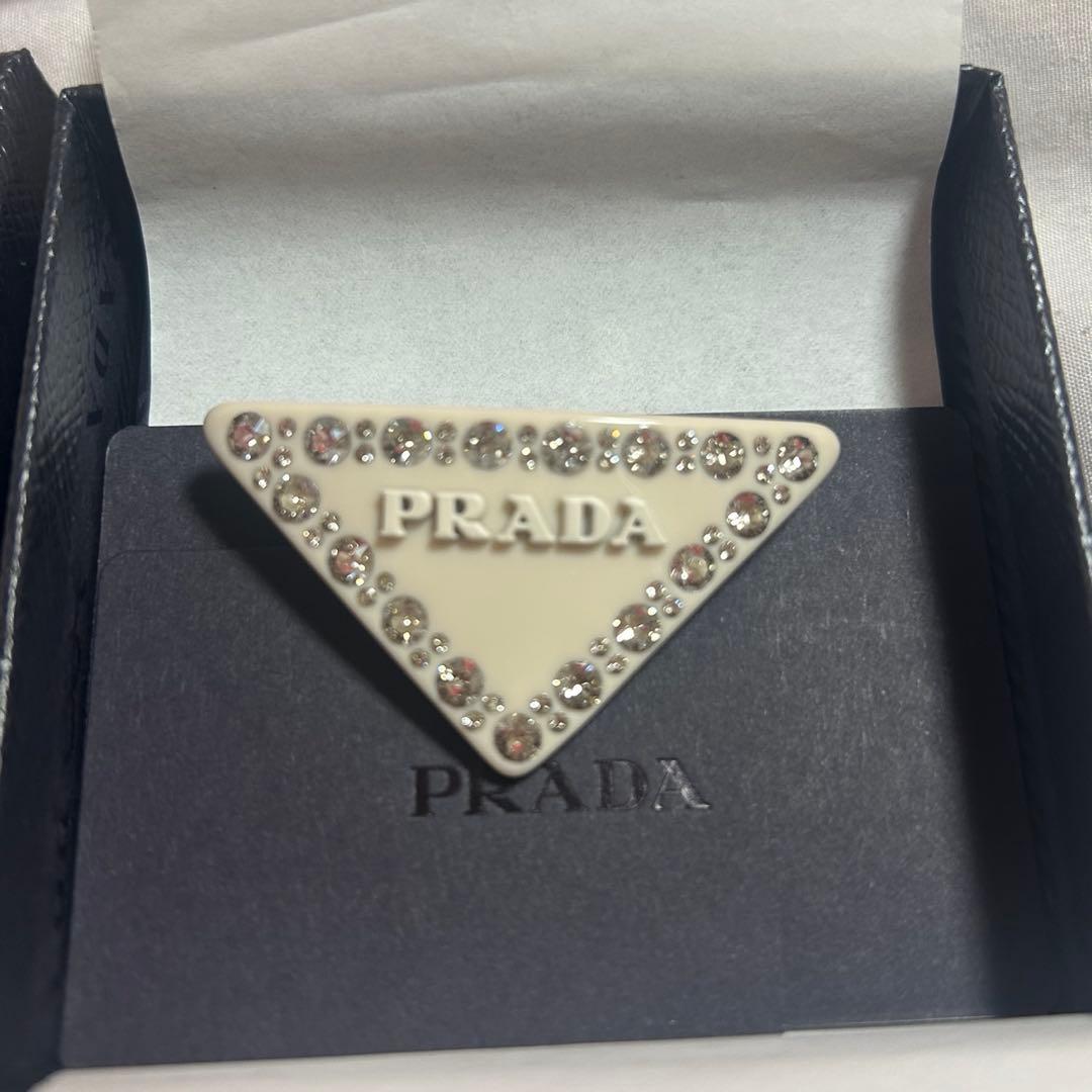 最終値下げです美品PRADA トライアングル ヘアクリップ