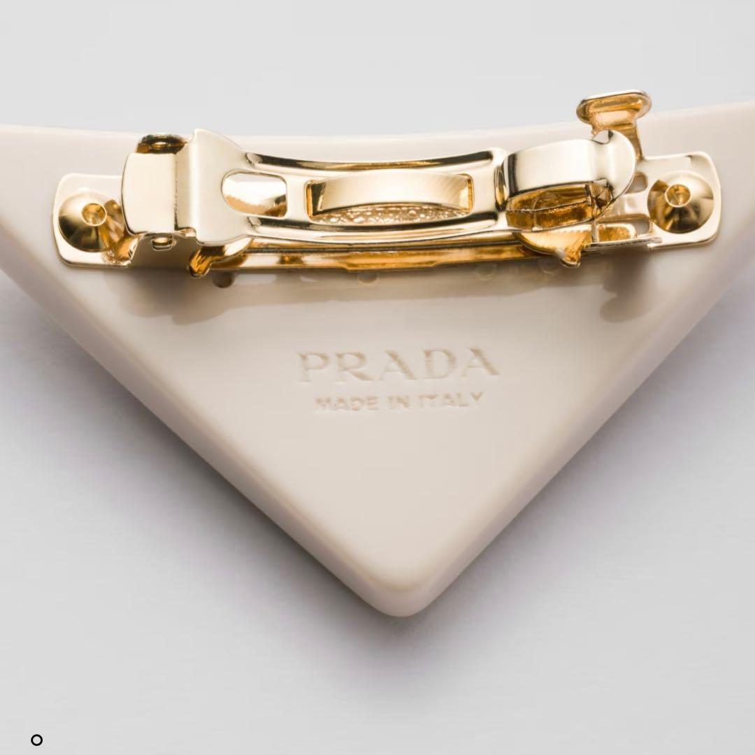 最終値下げです美品PRADA トライアングル ヘアクリップ