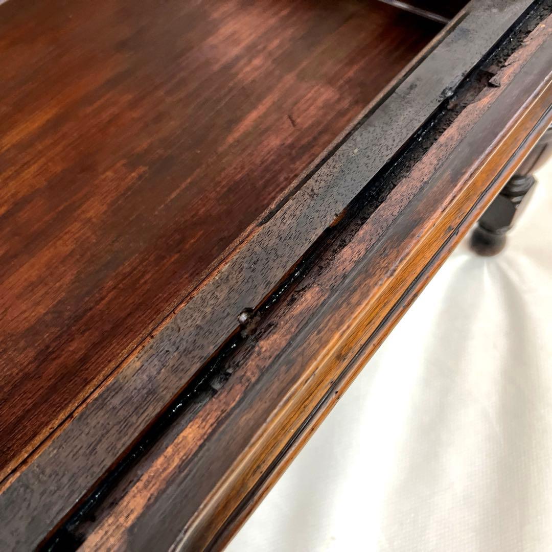 小ぶりなテーブル・コレクション・開閉収納テーブル