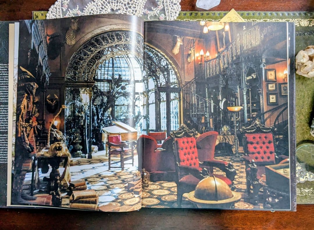 ディズニーファン必見！まるでホーンテッドマンションの扉を開けたような♪　古書洋書