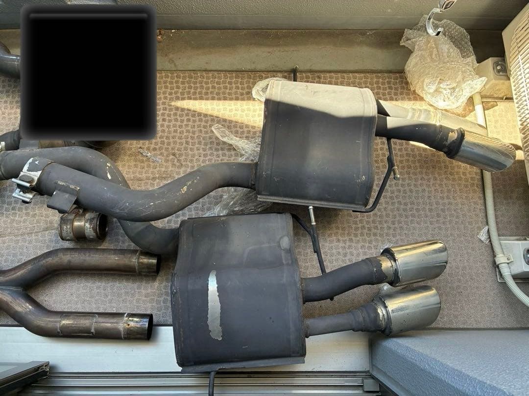 マセラティクワトロポルテ4.2 2007年式スポーツＧT 純正マフラー部品