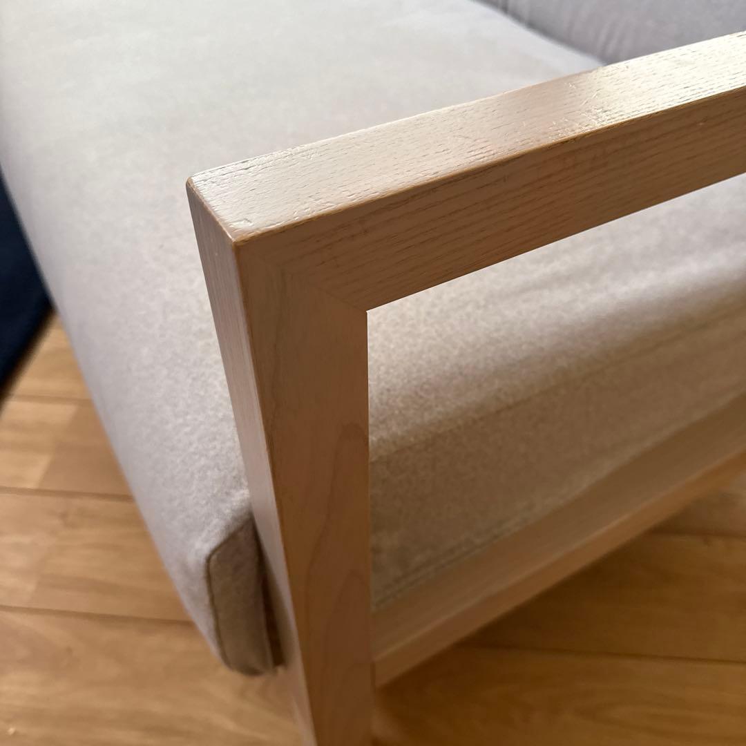 NOYES グレーソファ 木製フレーム モダンスタイル