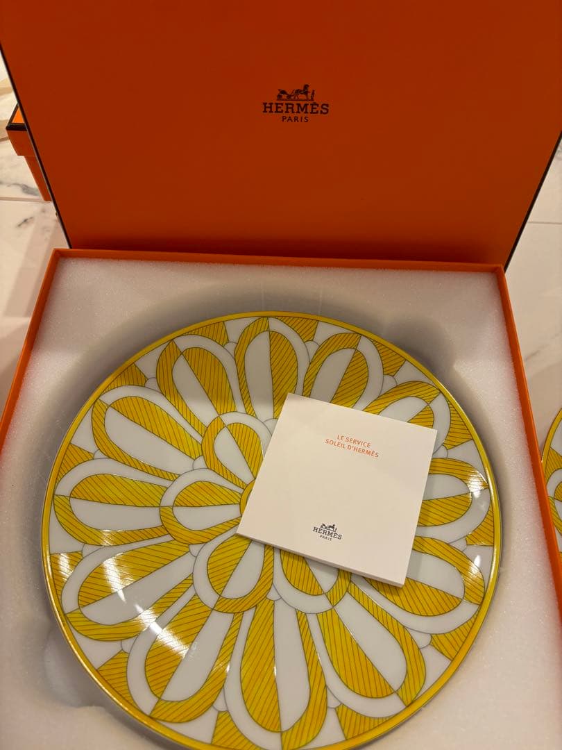 未使用　デザートプレートHERMES 花柄プレート 2枚セット