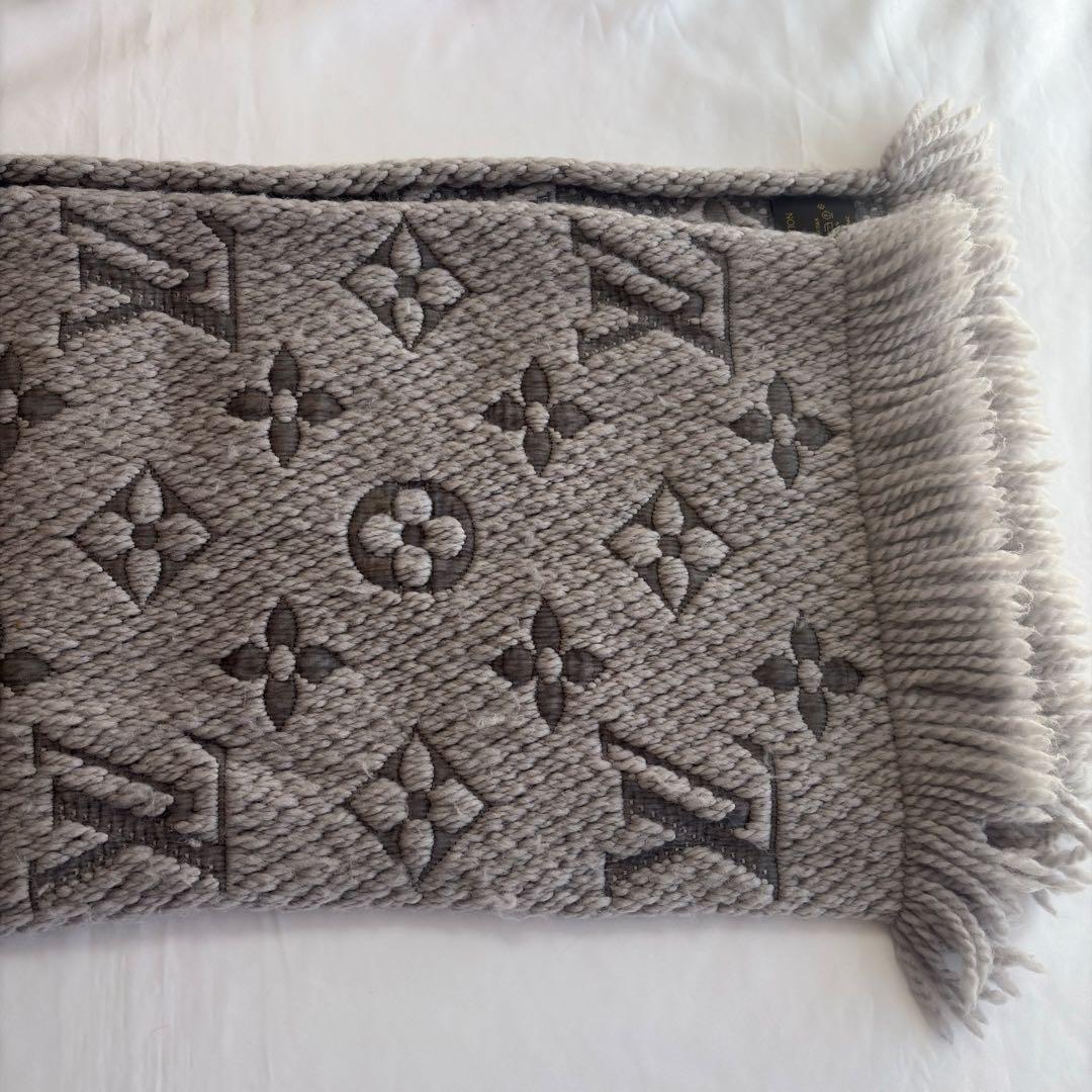 LOUIS VUITTON　モノグラムマフラー 　ライトグレー