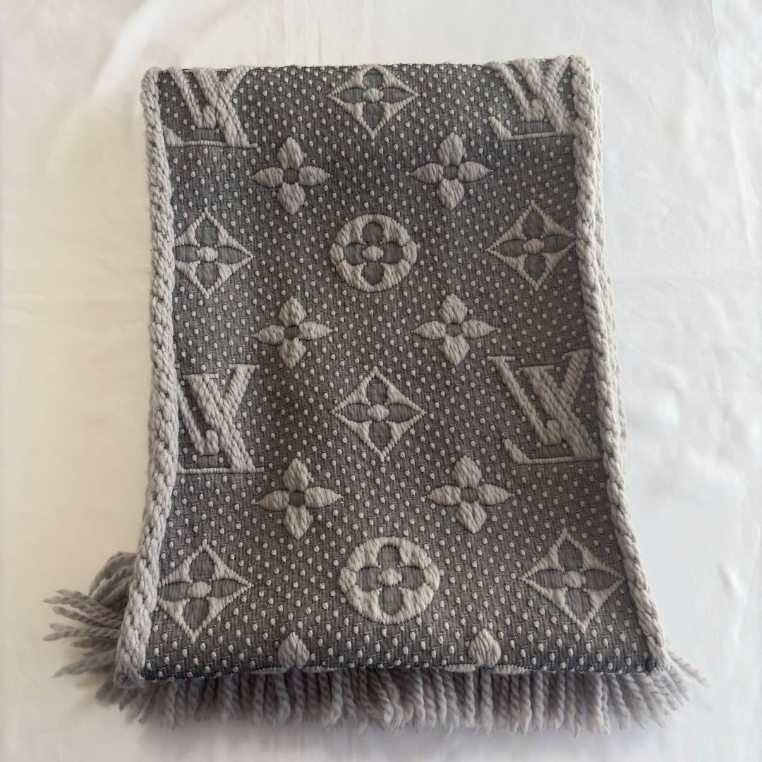 LOUIS VUITTON　モノグラムマフラー 　ライトグレー