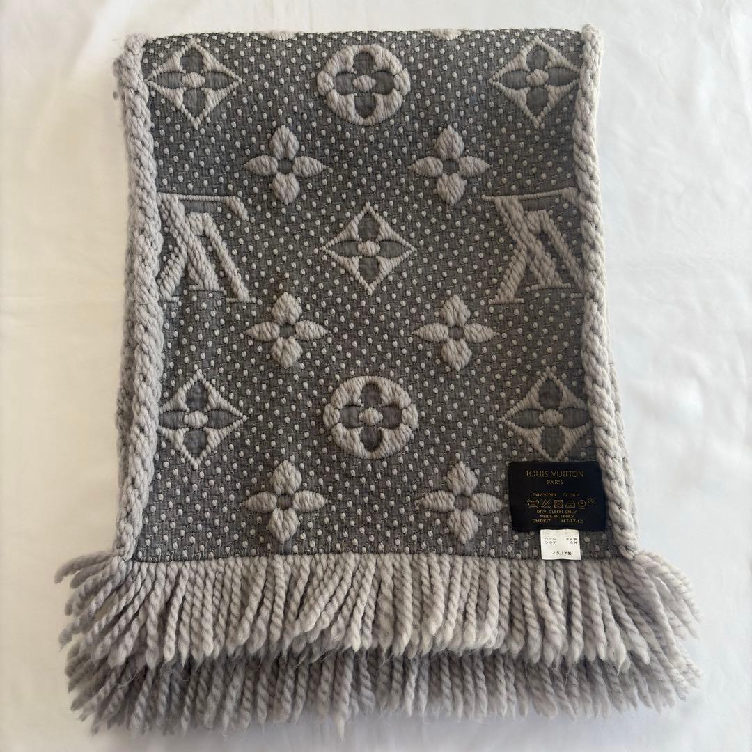 LOUIS VUITTON　モノグラムマフラー 　ライトグレー