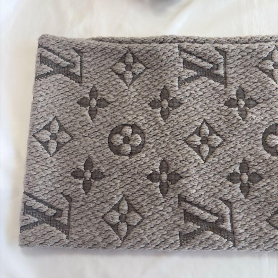LOUIS VUITTON　モノグラムマフラー 　ライトグレー