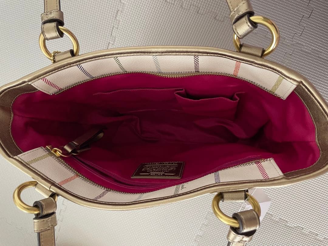 【新品未使用タグ付】COACHコーチ　トートバッグ A4