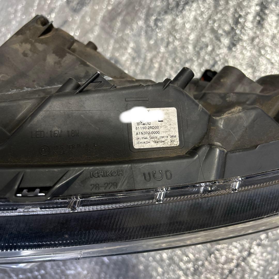 車*)様 ヴォクシー　ヘッドライト　左　ICHIKOH 28-229 ジャンク品